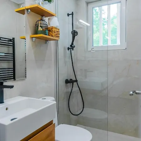 アパート Stylish Lozenets 1bd Flat With Cozy Balcony ソフィア
